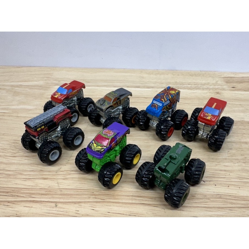 Monster Jam Minis Bundle of 7 Spin Master 1:87 Scale Diecast Trucks Toys